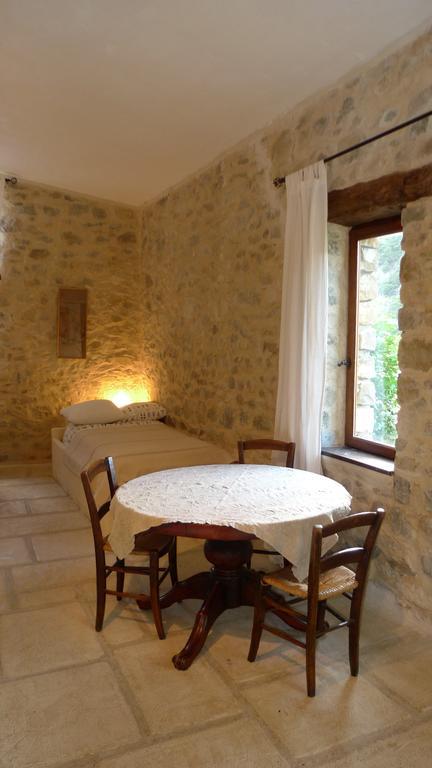 Bed and Breakfast La Ferme De La Condamine Saint-Andre-de-Rosans Екстер'єр фото